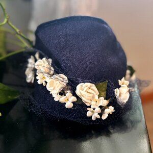 1940s Blue Suitor Pin-On Flowered Tilt Hat w/Original Netting